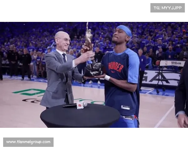 总裁杯决赛MVP克拉克泪洒赛场感恩支持者称奖杯属于每个相信我们的人